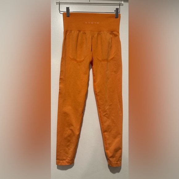 Orange navigation seamless contour leggings
Navigation - Picture 4 of 5